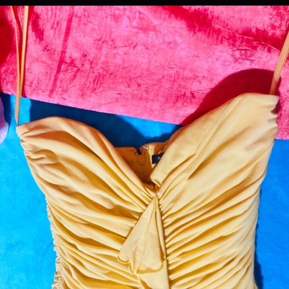 BCBG MaxAzria lemon chiffon ruched dress - Picture 10 of 10